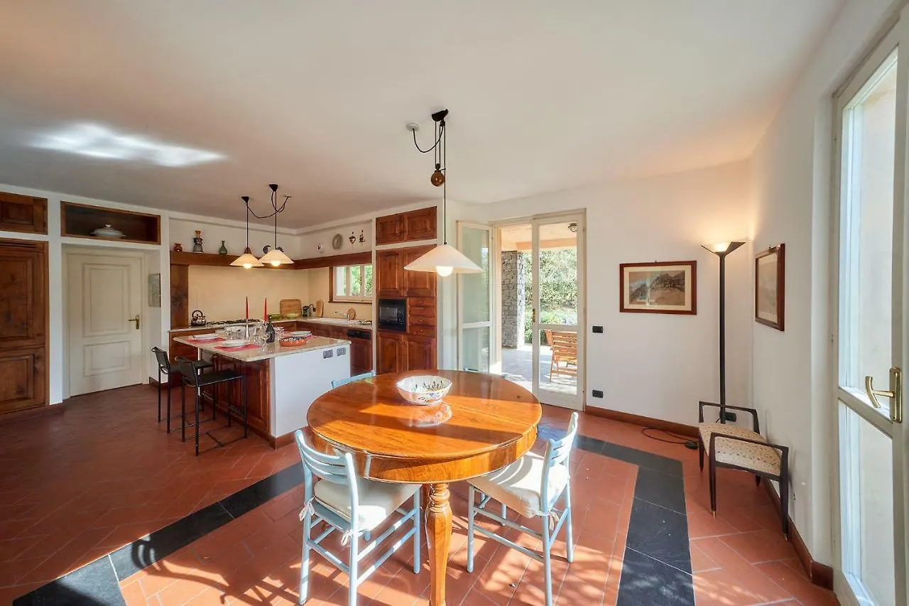 Breezeway Home Lierna 0*,