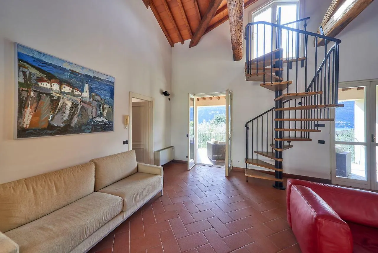 Breezeway Home Lierna Villa